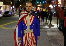 IN PICS: जीत के बाद भी हो रहा है डोनाल्ड ट्रंप का विरोध!