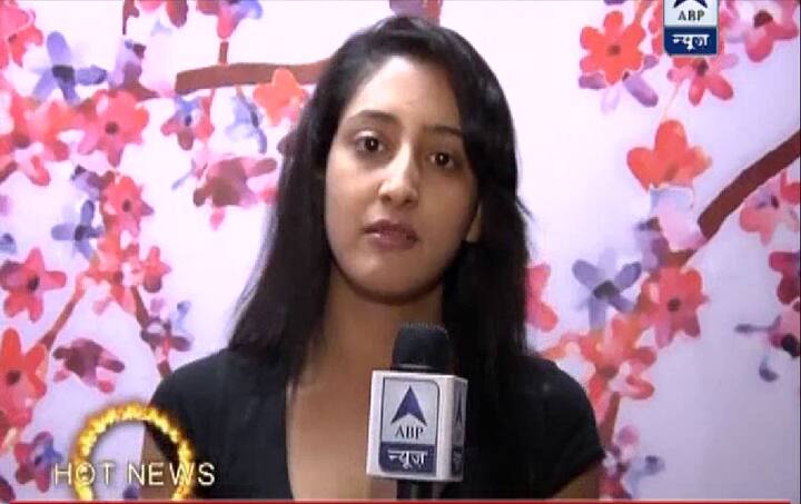 इस एक्ट्रेस का कहना है की सब ब्लैकमनी को रोकने के लिए ही किया गया है. सब लोग मान रहे हैं कि बहुत अच्छा किया है पर थोड़ा वक्त देना चाहिए था. हर एटीएम पर बहुत भीड़ थी.