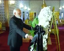 जापान जाते समय थाईलैंड में रुके मोदी, दिवंगत राजा भूमिबोल को दी श्रद्धांजलि