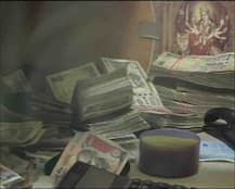 देश के बैंकों में देखने को मिले 500 और 1000 के नोटों के ढेर