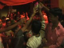 यूपी: नमक की किल्लत की अफवाह, कई जगह हुई नमक की लूट!