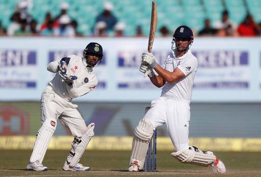 भारत के सचिन तेंदुलकर (6) ही कुक से आगे हैं. कुक के अलावा वेस्टइंडीज के ब्रायन लारा, ऑस्ट्रेलिया के मैथ्यू हेडन और रिकी पोंटिंग तथा श्रीलंका के कुमार संगाकार और दक्षिण अफ्रीका के जैक्स कैलिस ने पांच मौकों पर एक कैलेंडर वर्ष में 1000 या उससे अधिक रन बनाए हैं.