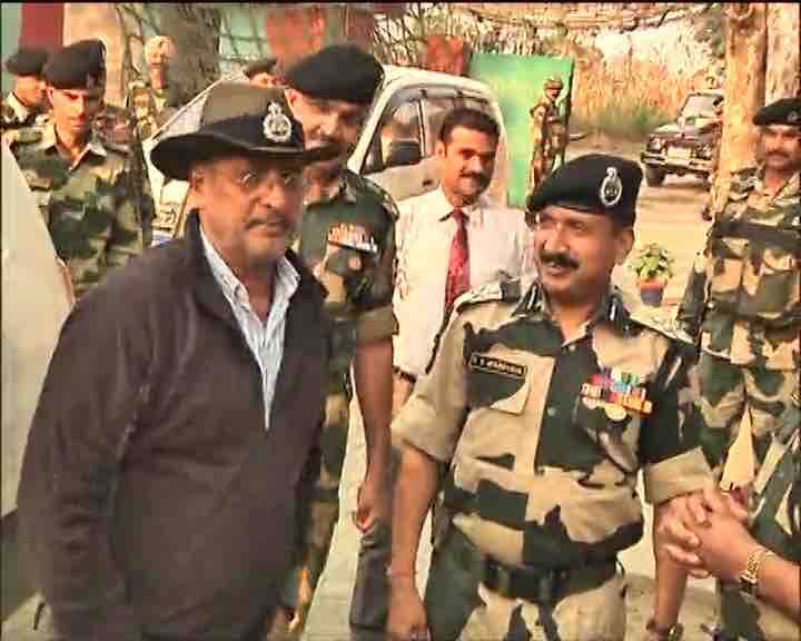 नाना ने कहा, 'बीजेपी को भी डर हो सकता था लेकिन उन्होंने देश के लिए सोचा. हालांकि मैं बीजेपी का नहीं हूं. उन्होंने देश को इंपोर्टेंस दी है.'