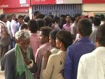 वाराणसी: पीएम मोदी के गोद लिए गांव जयापुर में भी लोग नोटबंदी से परेशान