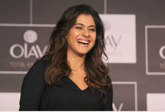 इससे पहले काजोल रोहित शेट्टी निर्देशित 'दिलवाले' में शाहरुख खान के साथ नजर आ चुकीं हैं.