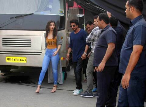 IN PICS: जानें शाहरुख और आलिया को देखकर क्यों हैरान रह गए भंसाली ! IN PICS: जानें शाहरुख और आलिया को देखकर क्यों हैरान रह गए भंसाली !