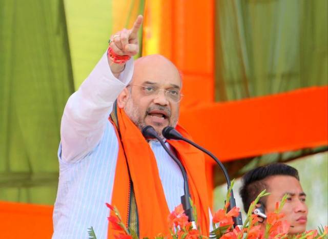 यूपी चुनाव: इलाहाबाद में BJP कार्यकर्ताओं पर भड़के अमित शाह, मंच से ही लगाई फटकार Up Polls Bjp President Amit Shah Attacks On Sp Congress And Bsp In Allahabad यूपी चुनाव: इलाहाबाद में BJP कार्यकर्ताओं पर भड़के अमित शाह, मंच से ही लगाई फटकार