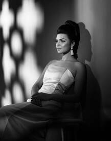 अपने रिसेंट फोटोशूट में आशका लग रही हैं बेहद खूबसूरत