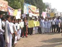 कानपुर: स्कूली बच्चों ने किया नोटबंदी के फैसले का समर्थन