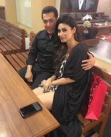 देखें वीडियो: ‘बिग बॉस-10’ में सलमान ने मौनी संग किया ‘नागिन’ डांस 