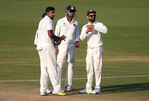 अश्विन ने इस साल 9 टेस्ट मुकाबले खेले हैं. जिसमें उन्होंने भी 5 बार 5 विकेट और 2 बार 10 विकेट चटकाए हैं.
