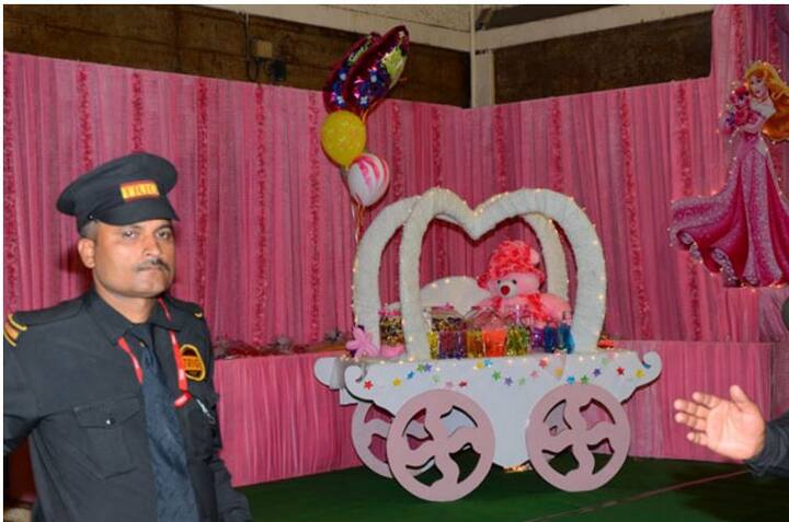 आराध्या के लिए इतना खूबसूरत केक मंगाया गया था कि आपका इस पर दिल आ जाए.