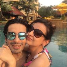 सिंगापुर में हनीमून मना रहे हैं टीवी स्टार सनाया-मोहित! 