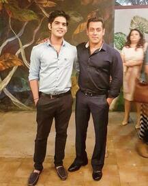 ‘बिग बॉस-10’ के सेट पर सलमान को मिला 9 साल से बिछड़ा हुआ ‘ऑनस्क्रीन’ बेटा!