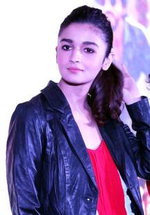 \'डियर जिंदगी के प्रमोशन के लिए गुरुग्राम पहुंचे शाहरुख-आलिया!