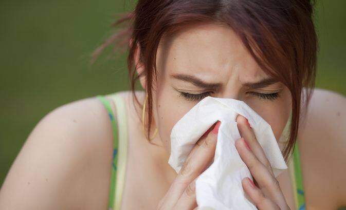 जिन लोगों को बदलते मौसम में एलर्जी हो जाती है उन्हें भी सफेद चावल नहीं खाने चाहिए. यदि आपको एलर्जी है तो ब्राउन राइस आपके लिए अच्छा ऑप्शन है. 