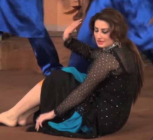 जियो न्यूज़ के मुताबिक, किस्मत बेग के ड्राइवर का कहना है कि तीन हमलावर कार के करीब आए और सबसे पहले रॉड से कार के शीशे तोड़े और फिर किस्मत बेग पर गोलियों की बरसात कर दी.