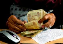 दिल्ली में चोरी की, नोटबंदी के बाद कानपुर में जमा करा रहे थे पैसे