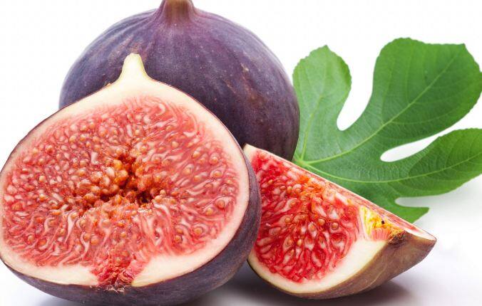 ड्राई आलूबुखारा (Prunes) – फाइबर और पोटैशियम से भरपूर आलूबुखारा खाने से मसल्स हेल्दी रहती हैं. साथ ही ये दर्द में भी राहत देता है. रात में सोने से पहले ड्राई आलूबुखारा खाने से कुछ ही महीनों में दर्द दूर हो जाएगा. 
