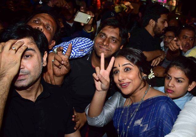  बॉलीवुड एक्ट्रेस विद्या बालन अपनी आने वाली फिल्म 'कहानी 2' का प्रमोशन करने के लिए मुंबई पहुंची. ये फिल्म कल दो दिसंबर को सिनेमाघरों में रिलीज हो रही है. आगे की स्लाइड्स में देखें 'कहानी 2' के प्रमोशन की तस्वीरें...!