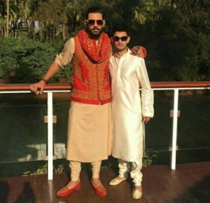 शादी के कपड़ों में युवराज का लुक देखने लायक रहा. 