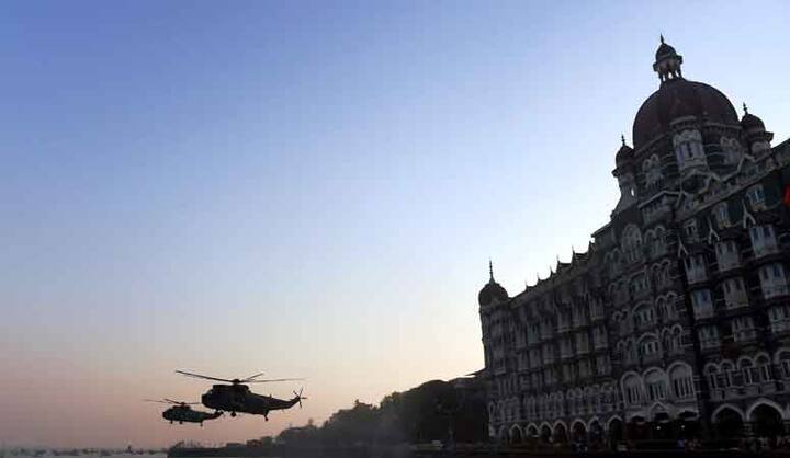 ये तस्वीरें नेवी डे परेड के बीटिंग रिट्रीट सेरेमनी की तैयारी की हैं.