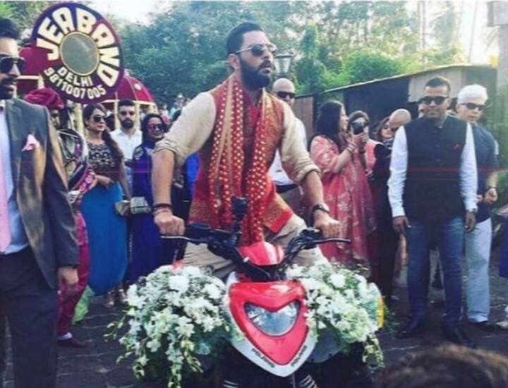 पर पूरी शादी में विराट और अनुष्का छाए रहे..हर जगह दोनों साथ-साथ घूमते दिखे.