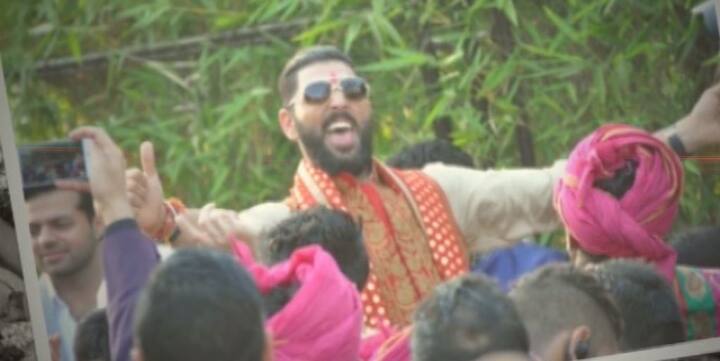 सीनियर खिलाड़ी में सिर्फ विराट ही बचे हैं जिनकी बारात का इंतजार है! आगे देखिए अनुष्का-विराट का डास का वीडियो...साथ ही देखें युवराज और हेजल का डांस भी... (Video Credit- The Viral VDeos)