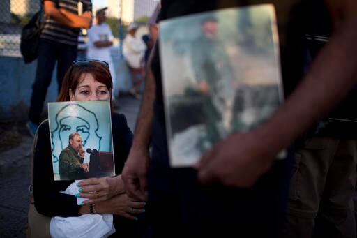 Cuban Leader Fidel Castros Ashes Interred In Santiago क्यूबा में कास्त्रो का अंतिम संस्कार, देश ने किया नये दौर में  प्रवेश