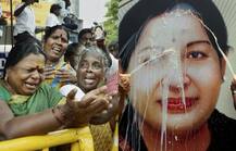 जयललिता की हालत बेहद नाजुक, पन्नीरसेल्वम के समर्थन में विधायकों ने किए हस्ताक्षर!