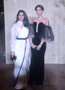 मनीष की जन्मदिन पार्टी में सोनम ने तोड़ा अपने हॉटनेस का रिकॉर्ड