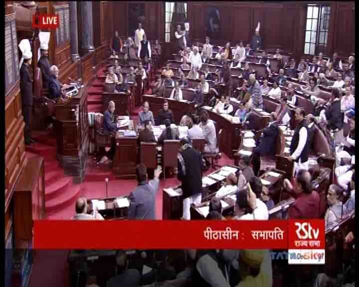 Live Demonetisation Compleats One Month Opposition Uproar In Parliament नोटबंदी पर भारी हंगामे के बाद राज्यसभा दोपहर 2 बजे तक स्थगित