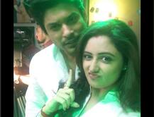 क्या रश्मि देसाई और सिद्धार्थ शुक्ला के बीच बन रहा है कोई रिश्ता!