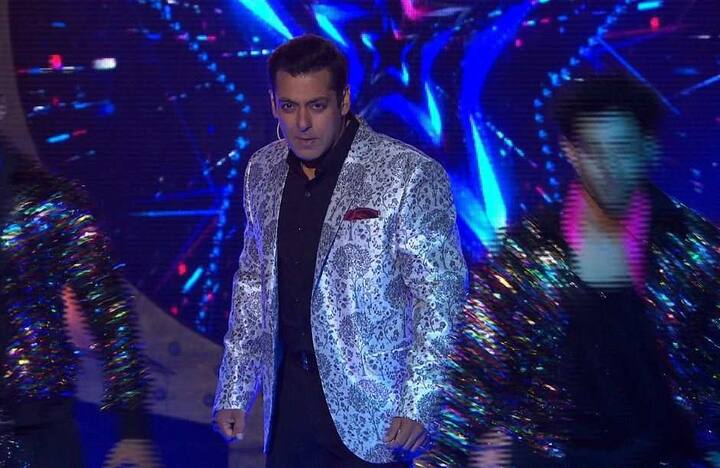  तो वहीं टीवी पर रोज दिखाए जाने वाले सुपरस्टार सलमान खान का शो बिग बॉस 10 तमाम ड्रामों, कैट फाइट्स और आए दिन फिल्मी स्टार्स की शिरकतों से शुमार रहने के बावजूद टीआरपी की टॉप 5 में अपनी जगह नहीं तक नहीं बना पा रहा है.