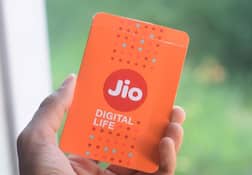 रिलायंस जियो की एंट्री के बाद सितंबर में टेलीकॉम यूजर्स की संख्या 107 करोड़ से अधिक हुई