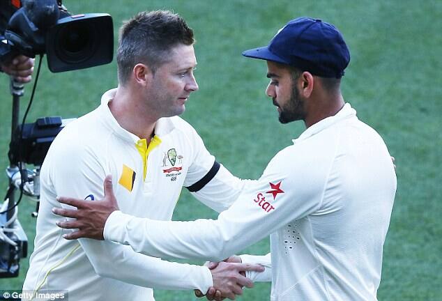 अब इन दोनों दिग्गज़ों की लिस्ट में तीसरा नाम विराट कोहली का भी जुड़ गया है.