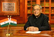 प्रधानमंत्री मोदी ने राष्ट्रपति प्रणब मुखर्जी को दी उनके 81वें जन्मदिन पर बधाई