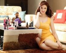 क्या अपनी शादी के बारे में छुपा रही हैं \'भाबी जी घर पर हैं\' की अनिता भाभी?