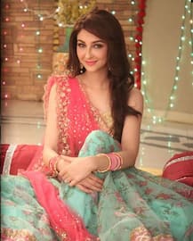 'Bhabiji Ghar Par Hain' में अब नहीं दिखेंगी 'गोरी मेम' उर्फ सौम्या टंडन, जानें शो छोड़ने की वजह