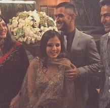 क्या आपने देखा युवराज-हेजल के रिसेप्शन की वायरल हो रही तस्वीरें...!