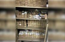 13.65 करोड़ की बरामदगी, पूर्व मंत्री, नेता और बिल्डर के कनेक्शन का शक