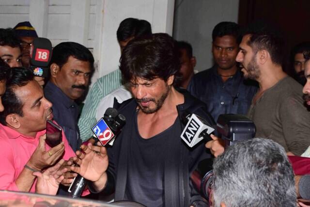 ‘ऐ दिल है मुश्किल’ को तब रिलीज होने दिया गया जब फिल्म के निर्माताओं ने राज ठाकरे की तीन शर्तों को मान लिया जिसमें सेना कल्याण कोष में 5 करोड़ रूपए जमा करने करने की बात शामिल थी.