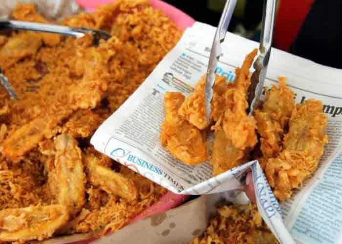 अखबार पर रखकर खाना खतरनाक है: FSSAI Avoid Wrapping Food In Newspaper Its Harmful Fssai अखबार पर रखकर खाना खतरनाक है: FSSAI