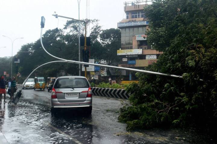 चेन्नई, कांचीपुरम और तिरुवल्लूर में सरकारी, प्राइवेट समेत तमात शैक्षणिक संस्थान मंगलवार को भी बंद रहेंगे.