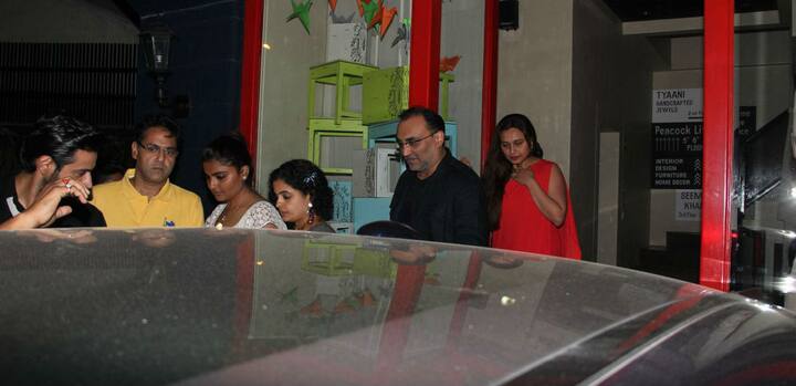 इससे पहले फिल्म बेफिक्रे की रैप-अप के दौरान इन दोनों की एक तस्वीर देखने को मिली थी जिसमें सभी क्रू मेंबर्स के साथ ये नजर आए थे. (Photo: Manav Mangalani)