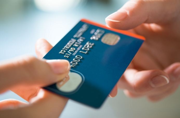 Fuel Credit Card Demand Rises in 2021 due to high petrol Diesel Prices to get cashback and others benefits, Know details here Fuel Credit Card Demand Rises: महंगे पेट्रोल डीजल के चलते फ्यूल क्रेडिट कार्ड की मांग में आई जबरदस्त तेजी, पढ़िए पूरी खबर
