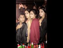 IN PICS: 19 साल की हुई बिग बी की नातिन नव्या, दोस्तों के साथ मचाया धमाल