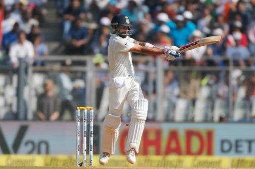 इसके साथ ही विराट कोहली अब तक इंग्लैंड के खिलाफ 4 टेस्ट मुकाबलों में 640 रन बना चुके हैं और वो सीरीज़ में सर्वश्रेष्ठ बल्लेबाज़ भी हैं. इसके साथ ही विराट टेस्ट में भारतीय टीम के लिए एक सीरीज़ में सर्वश्रेष्ठ बल्लेबाज़ बनने की होड़ में भी शामिल हो गए हैं.