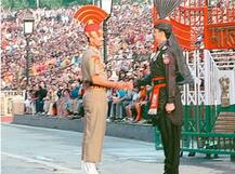 बीते महीने की भारी गोलाबारी के बाद BSF-पाक रेंजर्स ने की फ्लैग मीटिंग