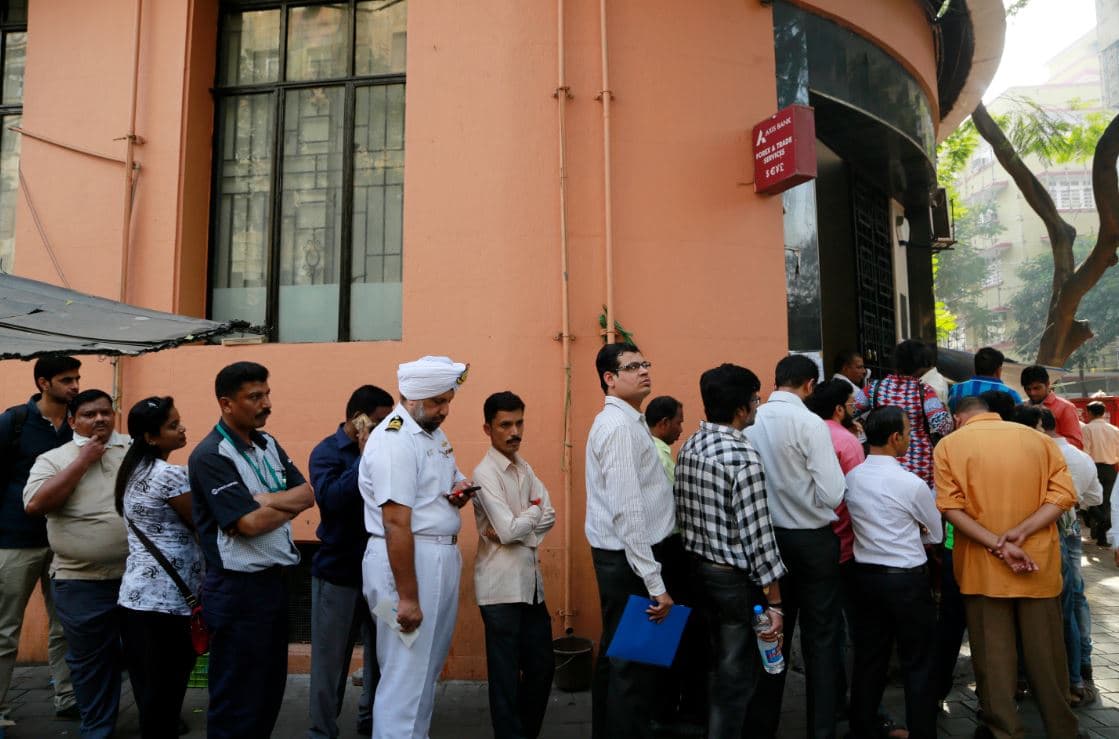 60 हजार बैंक खातों पर सरकार की नजर है.